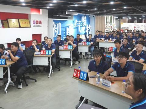 人人讲清静，，，个个会应急--流通生命通道|1066vip威尼斯电气举行清静月活动